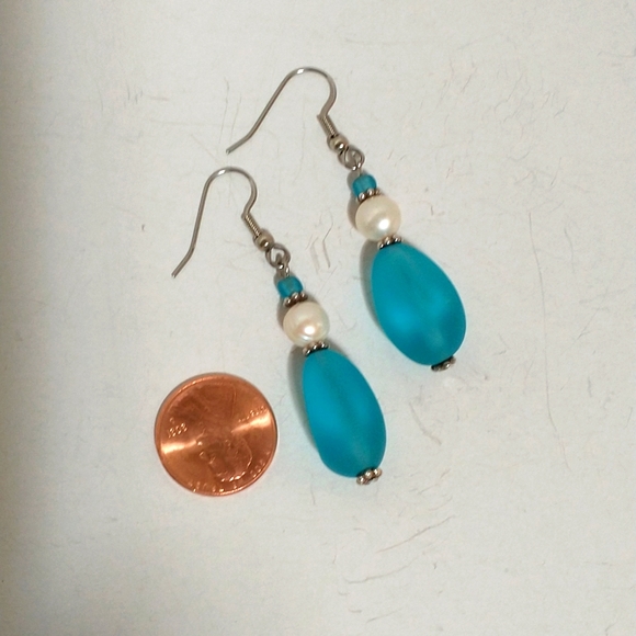 Freshwater pearl and seaglass earrings - Picture 3 of 4
